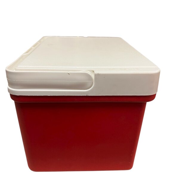 Igloo Laguna 9-Quart Hard Cooler Red & White 13 Twelve-Ounce Cans Cool Riser USA - Picture 8 of 9